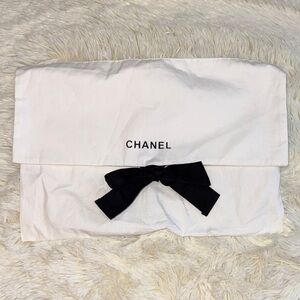 CHANEL White Dust Bag With Black Accent Tie